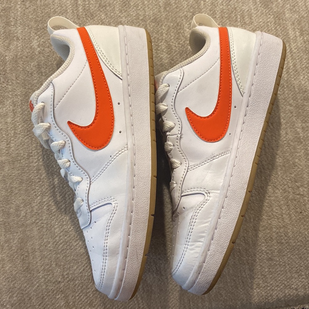 Womens Nikes - image 4